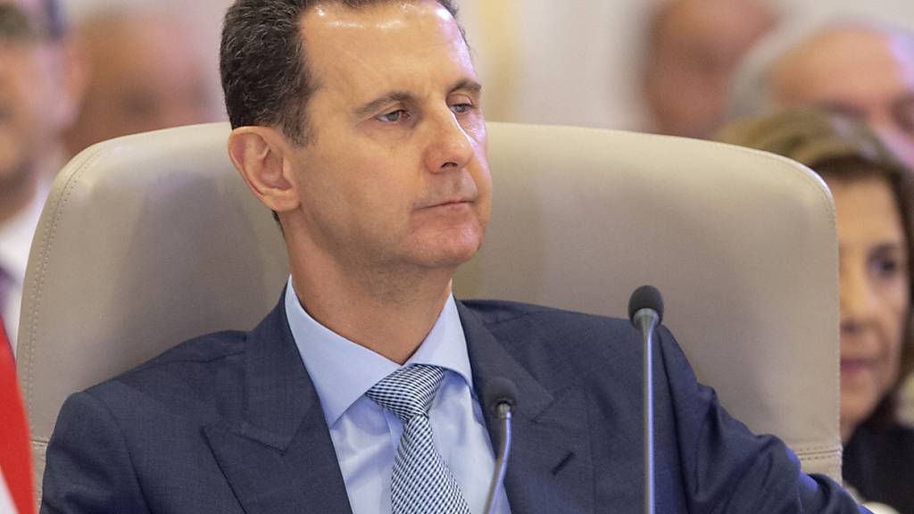 HANDOUT - Dieses von Saudi Press Agency, der offiziellen Nachrichtenagentur von Saudi Arabien, zur Verfügung gestellte Foto zeigt Baschar al-Assad, Präsident von Syrien, während des arabischen Gipfels. Foto: -/Saudi Press Agency/AP/dpa