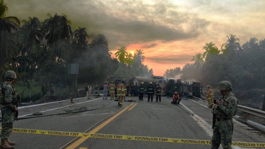 Mindestens 24 Todesopfer forderte ein Unfall mit einem Tanklastzug in Mexiko.