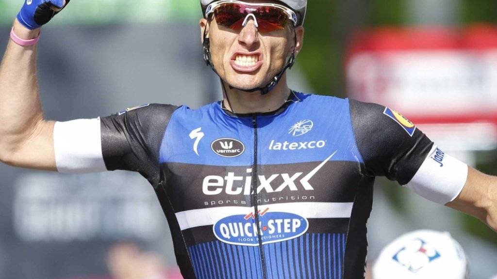 Marcel Kittel gewann nach der 2. auch die 3. Giro-Etappe im Sprint und trägt am Dienstag die Maglia rosa