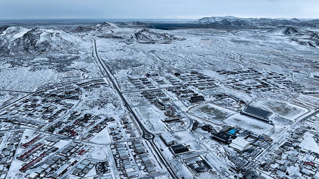 Bereits im Dezember war es auf der isländischen Halbinsel Reykjanes zu einem Vulkanausbruch gekommen. Foto: Marco Di Marco/AP