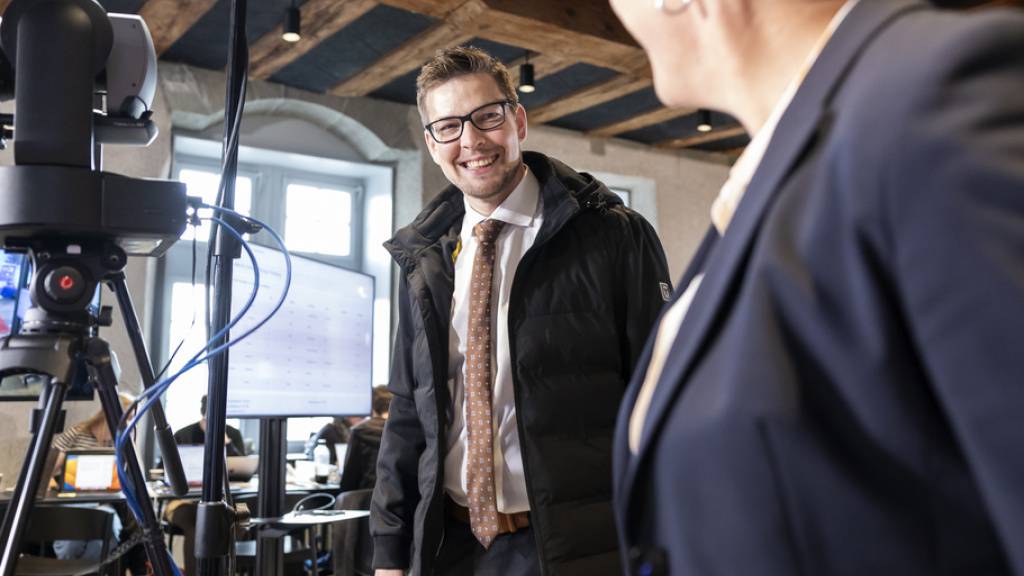 Der Freiburger Politiker Nicolas Kolly gewinnt für die SVP einen Sitz im Nationalrat zurück. (KEYSTONE/Cyril Zingaro)