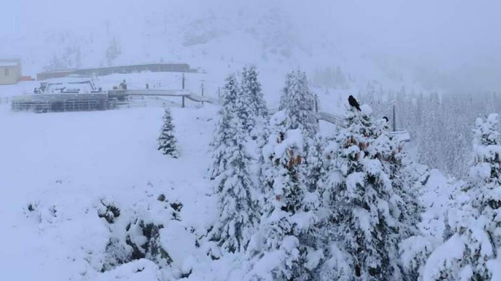 Wintereinbruch in den Bergen: Das tiefverschneite Bärenland in Arosa auf rund 2000 Metern über Meer.