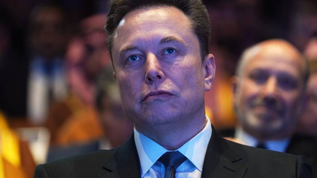 Der US-Milliardär Elon Musk hat verärgert auf die Millionenstrafe der EU gegen seinen Kurznachrichtendienst X reagiert. (Archivbild)