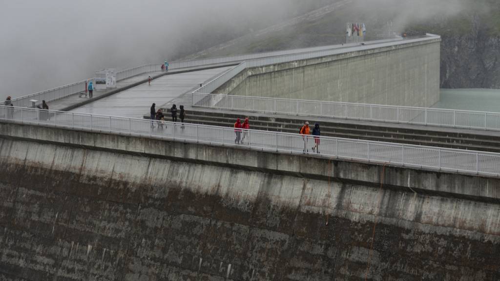 Das Speicherkraftwerk Grande Dixence im Wallis ist stark von Zuflüssen aus Gletschern abhängig. (Archivbild)