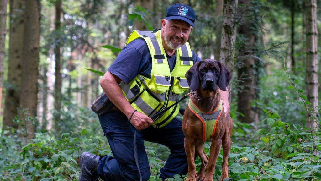 Der Aargauer Polizeihund «Farouk» hat einem im Wald gestürzten 82-jährigen Rentner wohl das Leben gerettet. (Archivbild)