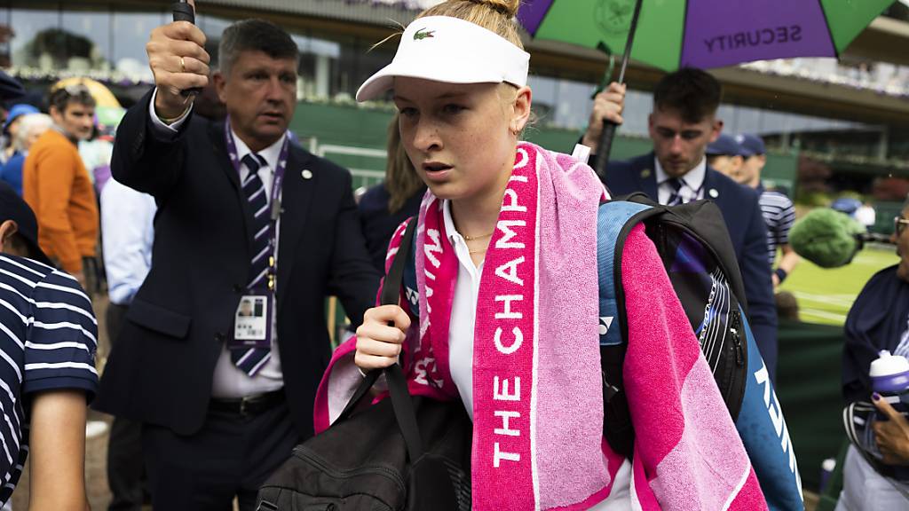 Kurzer und unvollständiger Arbeitstag: Céline Naefs Partie in Wimbledon wurde nach einer Stunde wegen Regens abgebrochen und nicht wieder aufgenommen