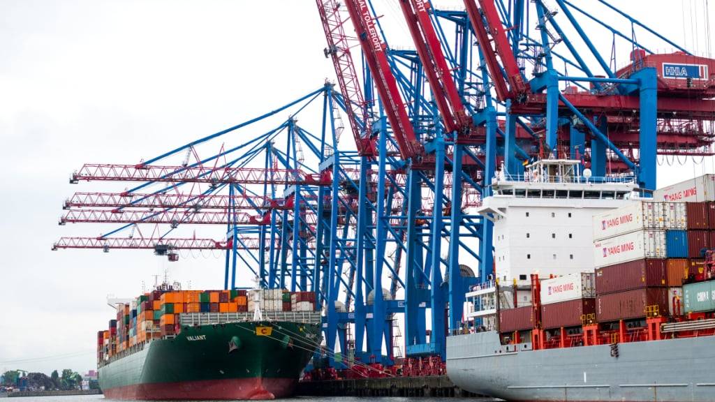Die deutschen Exporteure bekommen die Zoll-Unsicherheit deutlich zu spüren. Im Monat Mai sind die Exporte in die USA gegenüber dem Vormonat eingebrochen.(Symbolbild)
