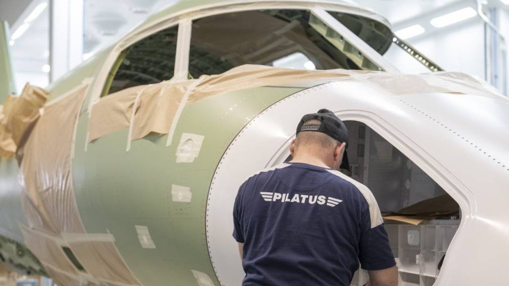Die Pilatus Flugzeugwerke in Stans sind eines der Zentralschweizer Unternehmen, das viele Güter in die USA verkauft. (Archivaufnahme)