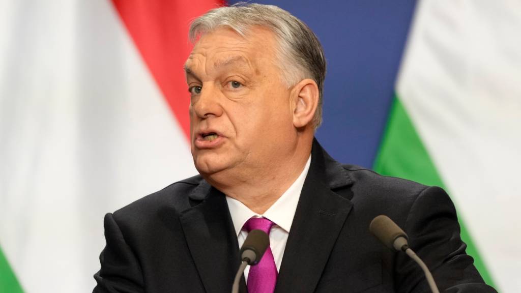 ARCHIV - Ungarns Ministerpräsident Viktor Orban spricht während einer Pressekonferenz mit US-Außenminister Rubio. Foto: Alex Brandon/Pool AP/AP/dpa