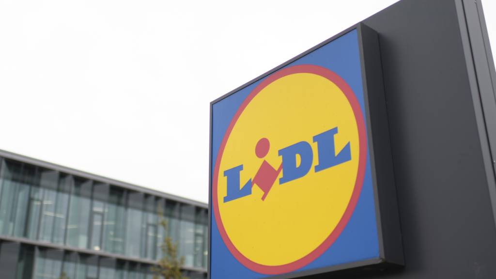 Der deutsche Detailhandelsriese will bis 2035 rund 300 Filialen in der Schweiz betreiben. (Archivbild)