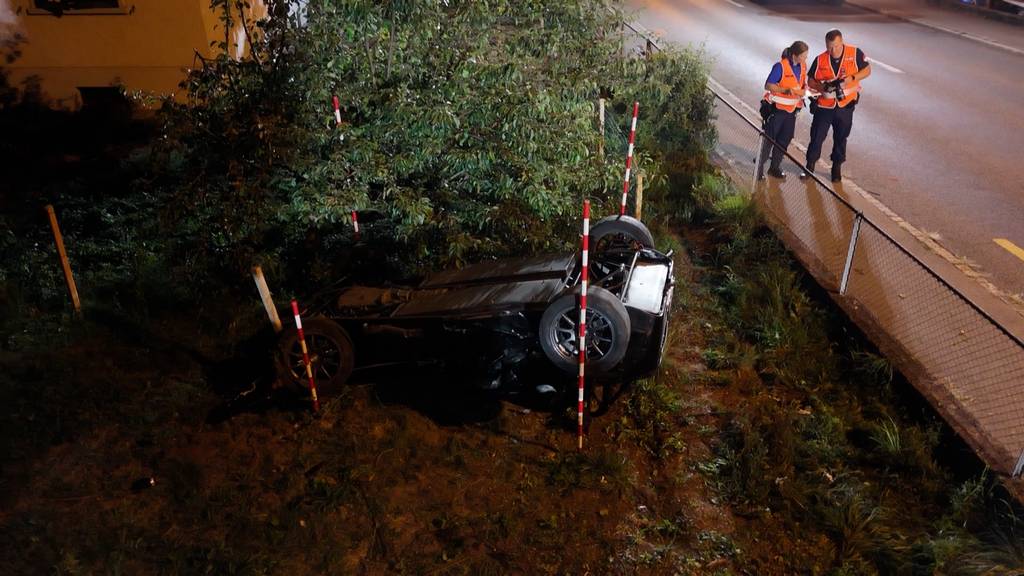 18-Jähriger verunfallt mit Sportwagen in Othmarsingen