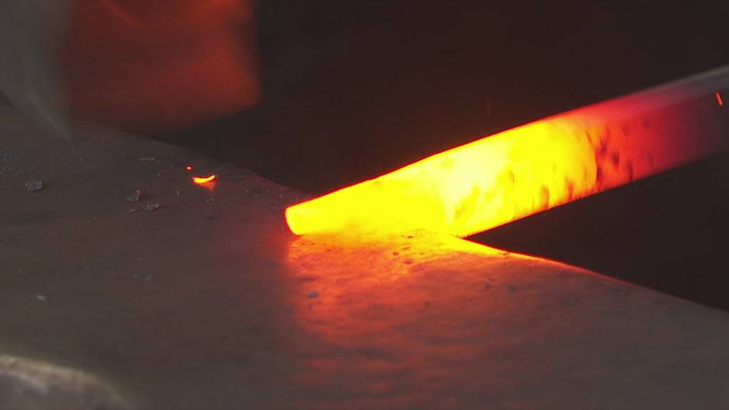 Ostschweizer Kunstschmied baut älteste Schweizer Glocke nach