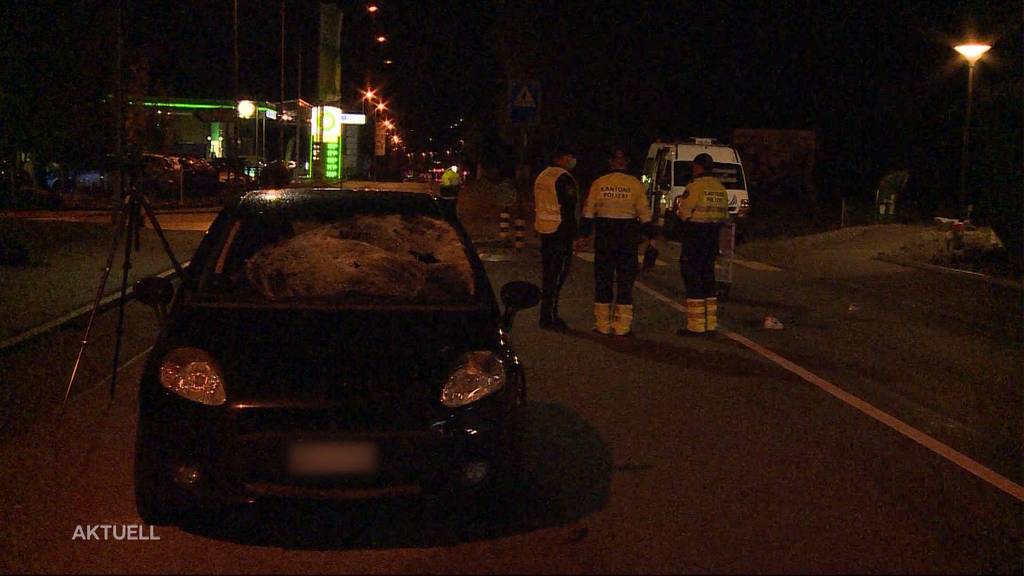 Unfall in Oftringen: Autolenker fuhr zwei 17-jährige Fussgänger an