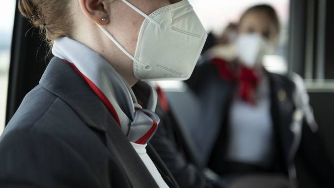 EU-Behörden heben Maskenpflicht in Flugzeugen auf