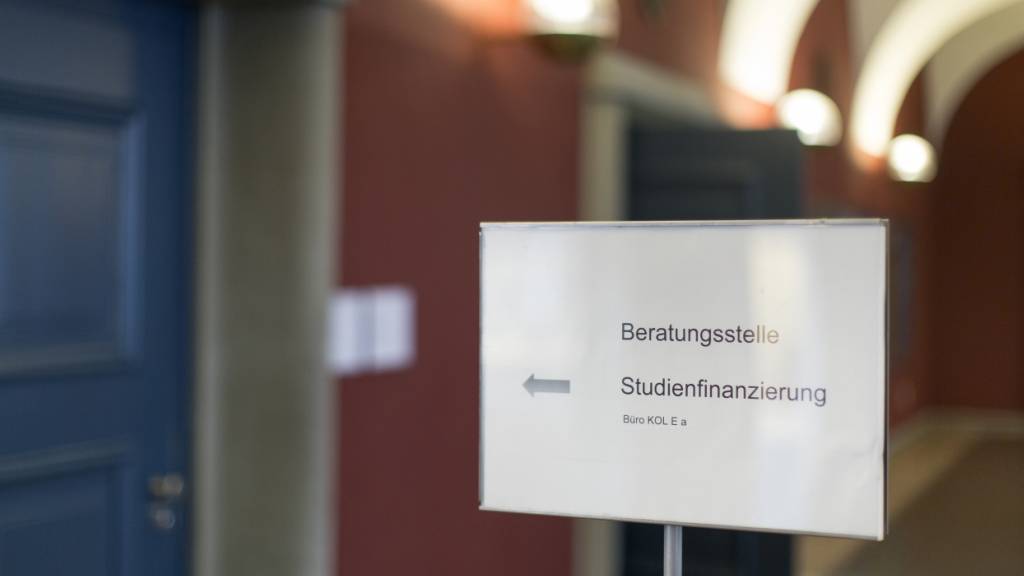 Im Kanton St. Gallen wird das Stipendiengesetz überarbeitet. Entscheiden wird der Kantonsrat im September. (Archivbild)