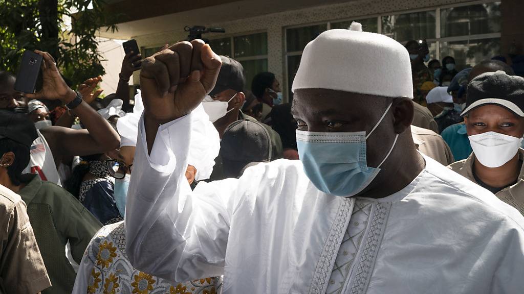 In Gambia hat Amtsinhaber Adama Barrow die jüngsten Präsidentschaftswahlen laut der Wahlkommission gewonnen. (Archivbild)