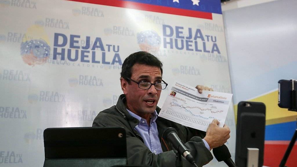 Oppositionsführer Henrique Capriles ruft zu Protesten auf in Venezuela nach der Absage des Abwahlreferendums durch die Wahlkommission.