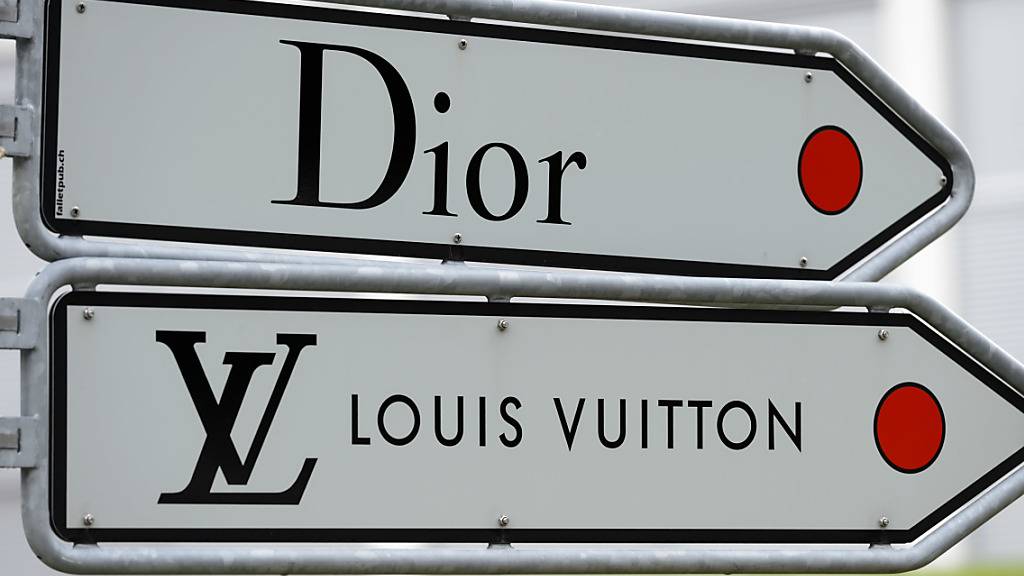 Der Dior- und Louis-Vuitton-Konzern LVMH hat in der ersten Jahreshälfte stark unter den geschlossenen Läden und dem lahmgelegten Tourismus gelitten. (Archiv)
