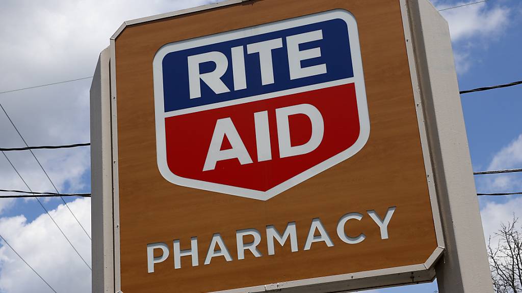 Die grosse US-Apothekenkette Rite-Aid will sich unter dem Druck Hunderter Klagen in einem Insolvenzverfahren sanieren. Der Vorwurf in den Klagen lautet, Rite-Aid habe in zahlreichen Fällen illegale Rezepte für Schmerzmittel-Medikamente einlösen lassen. (Archivbild)