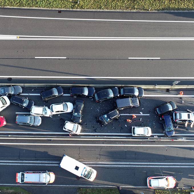 Massenkarambolage mit über 20 Fahrzeugen – Autobahn A2 wieder offen