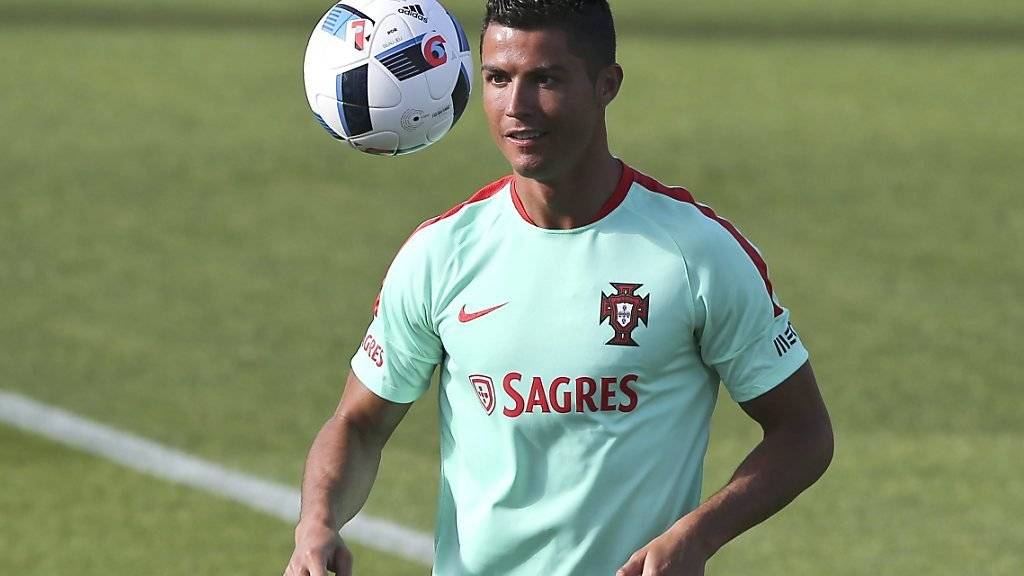 Den Ball genauso im Fokus wie den Gegner: Portugals Superstar Cristiano Ronaldo