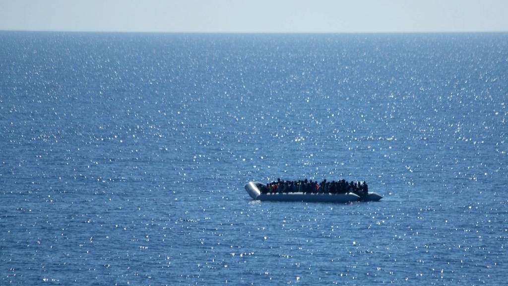 Flüchtlinge auf dem Mittelmeer vor der libyschen Küste am 14. Mai 2015 (Symbolbild).