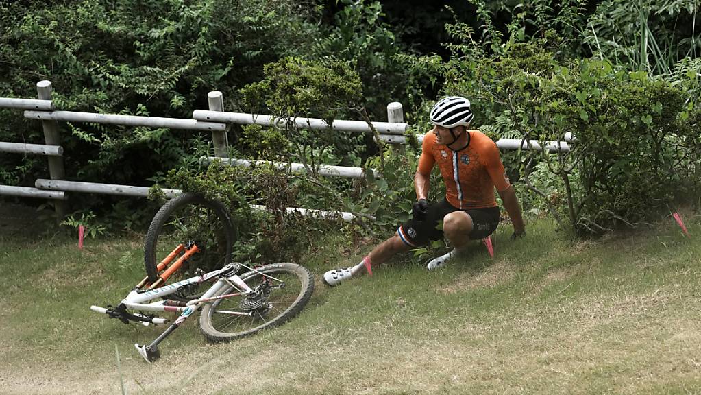 Mathieu van der Poel nach seinem Sturz im olympischen Rennen in Tokio.