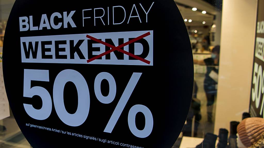Nicht allen gefällt, dass am Black Friday so viel geshoppt wird: Geschäft in Lausanne.