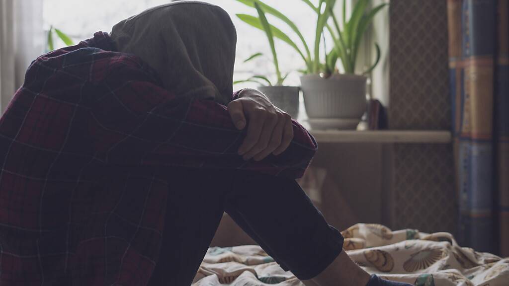 Der Kanton Zürich soll mehr tun, um die psychische Gesundheit von Jugendlichen zu fördern. Der Kantonsrat hat einer Initiative mit dieser Forderung zugestimmt. (Symbolbild)