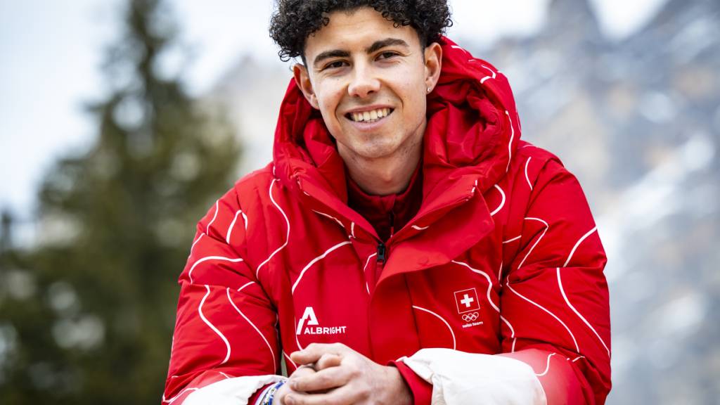 Skeletonsportler Vinzenz Buff stürzt sich am Donnerstag wettkampfmässig in den Eiskanal