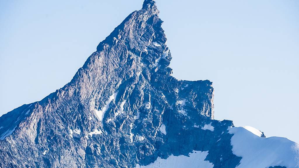 Der tödlich verunglückte Bergsteiger wollte mit einem Kameraden das Zinalrothorn besteigen. (Archivbild)