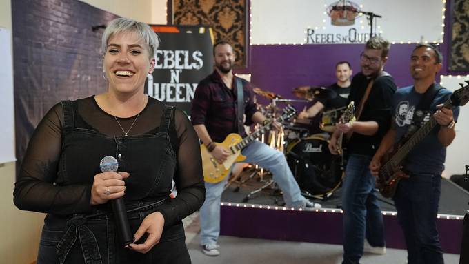 Fabienne Bodmer rockt die Bühne mit Rebels n’Queens