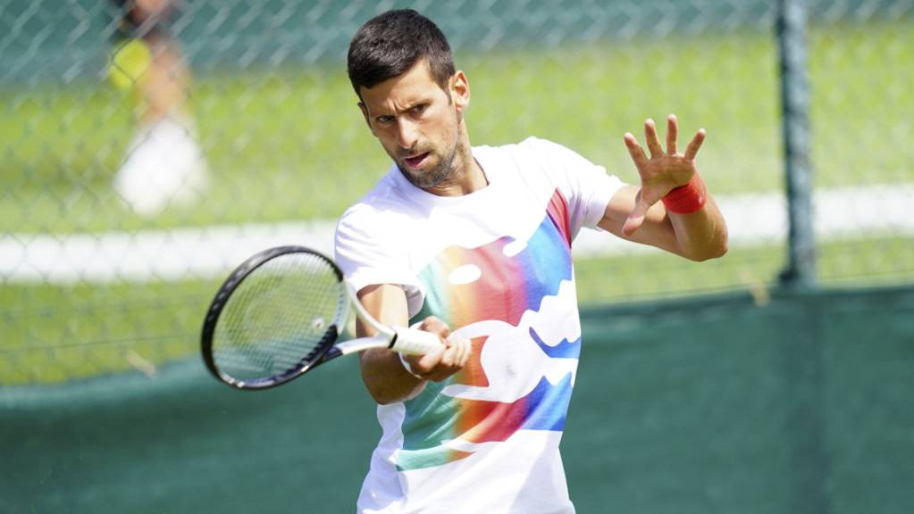 Novak Djokovic bei einer Trainingssession in Wimbledon