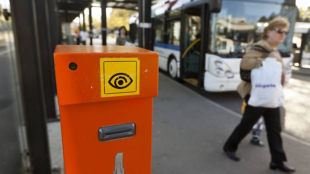 Orangefarbene Ticketentwerter gehören bald der Vergangenheit an. (Archivbild)