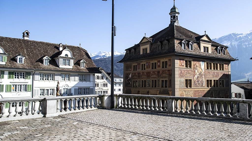 Das Rathaus in Schwyz, in dem auch die Gerichte tagen. (Archivaufnahme)