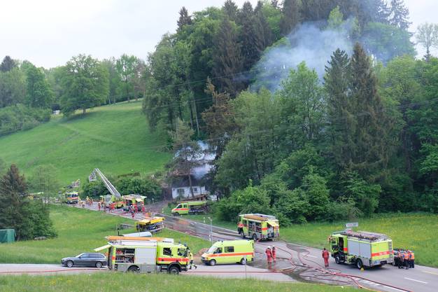 Einfamilienhaus brennt bis auf Grundmauern nieder Region