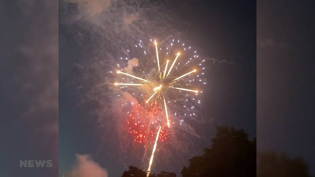 Überraschendes Feuerwerk über der Stadt Bern spaltet die Meinung der Bevölkerung