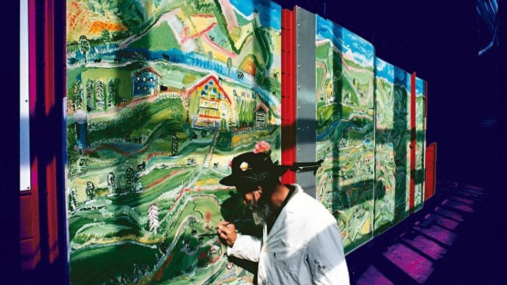 1992 bemalte der Art Brut-Künstler Hans Krüsi einen Velowagen der Appenzeller Bahnen. Die Tafeln sind nach 30 Jahren im Museum im Lagerhaus in St. Gallen erstmals wieder öffentlich zu sehen.