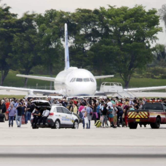 Fünf Tote nach Schüssen auf Flughafen in Florida