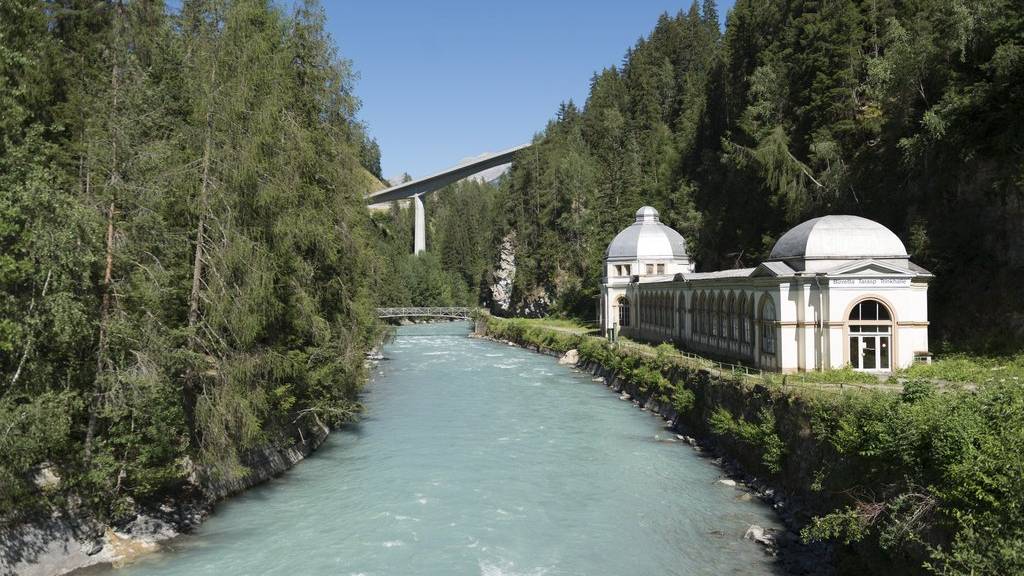 In Scoul erinnert das Wetter eher an den Frühling. (Bild: keystone)