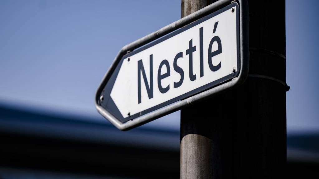 Rund 40 Beamte der Betrugsbekämpfungsbehörde durchsuchten am Dienstag Nestlé-Standorte in Frankreich. (Archivbild)