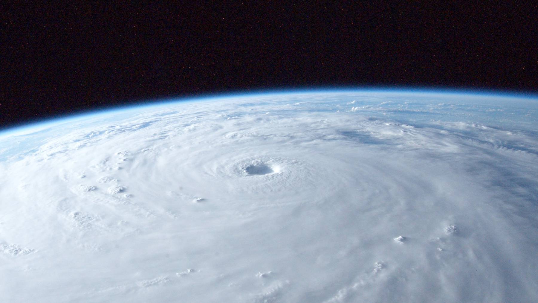 Thumb for ‹Zwei Millionen Menschen evakuiert: Mega-Taifun rast unaufhaltsam auf Japan zu›