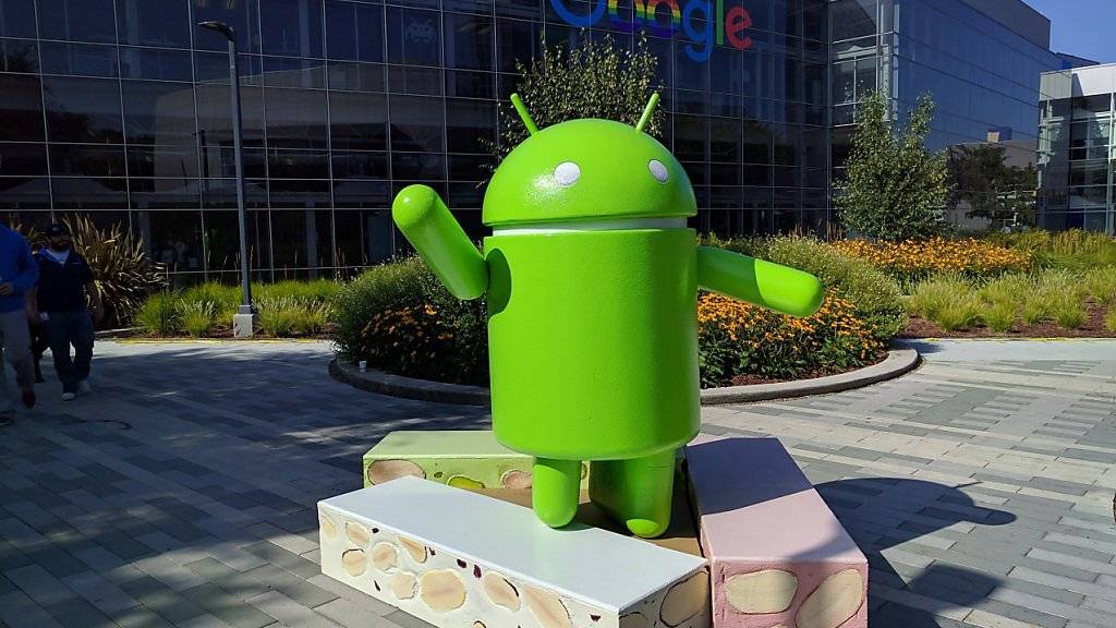 Auf dem Google-Campus in Mountain View ist am Donnerstag eine Statue zu Ehren des kommenden Betriebssystems Android Nougat enthüllt worden.