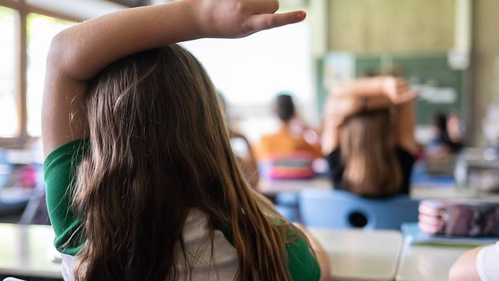 Die Luzerner Lehrpersonen sollen ab kommendem Schuljahr entlastet werden. (Symbolbild)