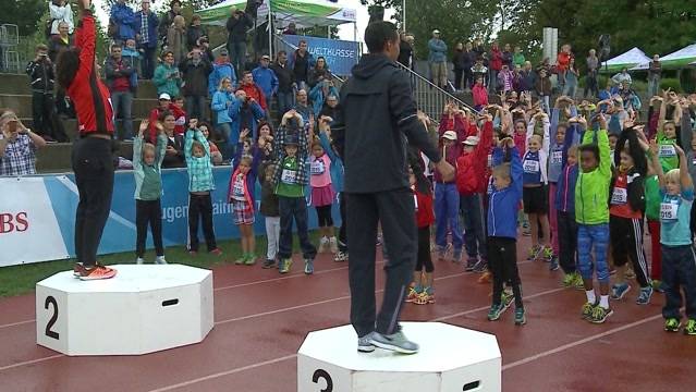 Kinder vergöttern Leichtathletik-Stars in Aarau