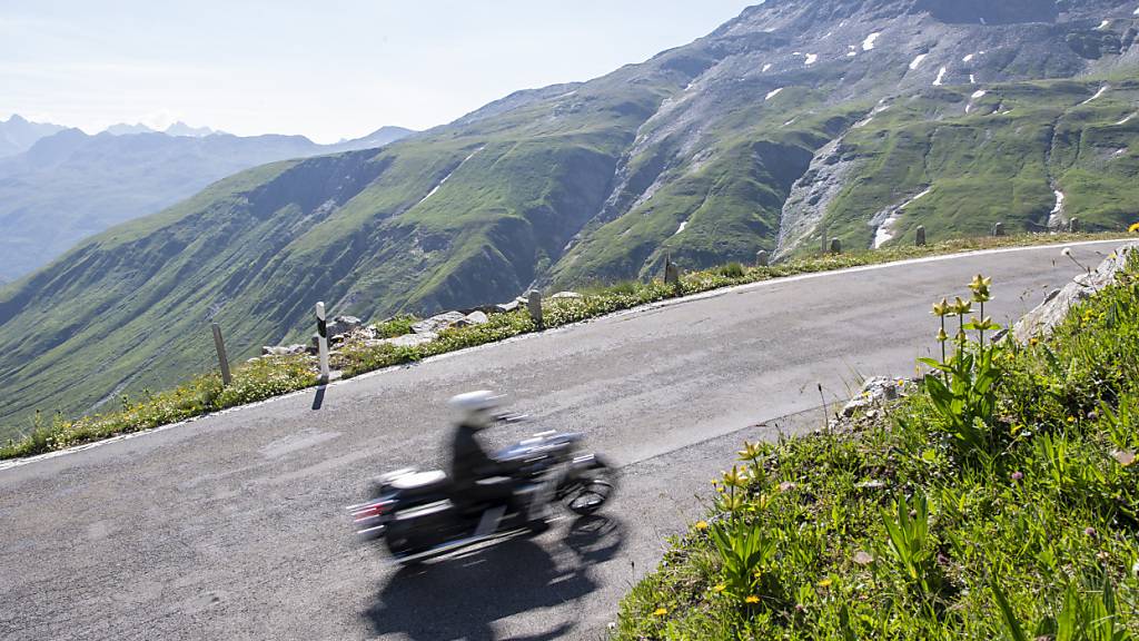 Autos dürfen ab dem 21. Juni wieder über den Furkapass fahren