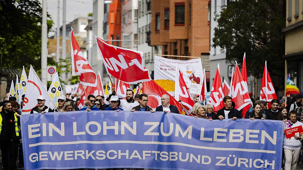 In Zürich gilt der Tag der Arbeit bereits als gesetzlicher Feiertag. Jährlich finden anlässlich des 1. Mais Umzüge statt.