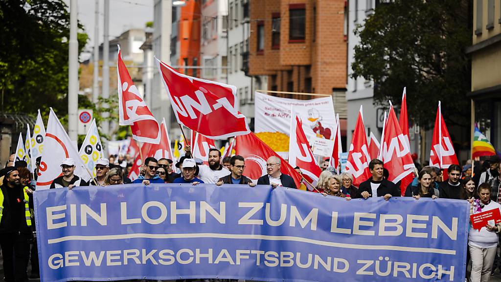 In Zürich gilt der Tag der Arbeit bereits als gesetzlicher Feiertag. Jährlich finden anlässlich des 1. Mais Umzüge statt.