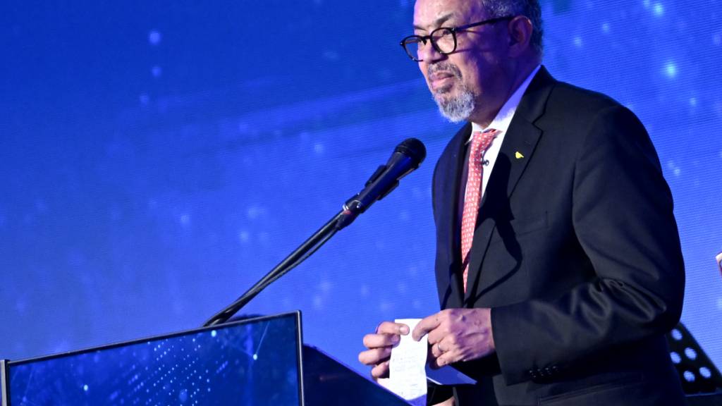 ARCHIV - Tedros Adhanom Ghebreyesus spricht bei der Gala Cinema for Peace  Democracy. Foto: Britta Pedersen/dpa