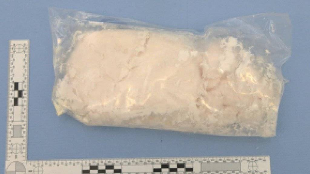 Dieses Amphetamin fand die Berner Kantonspolizei bei einer jungen Frau.